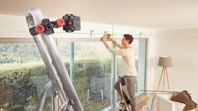 Лазерный нивелир Bosch Quigo Green+MM2 (0.603.663.C00) Лазерный нивелир Bosch Quigo Green+MM2 (0.603.663.C00)